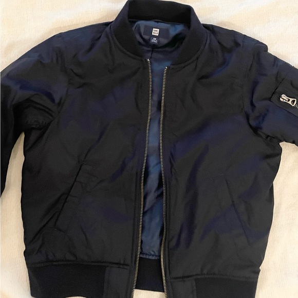 🎁 NEW Uniqlo Kids Bomber Style Jacket, US 5T, Unisex Boy Girl, Navy Lightweight - Picture 2 of 6